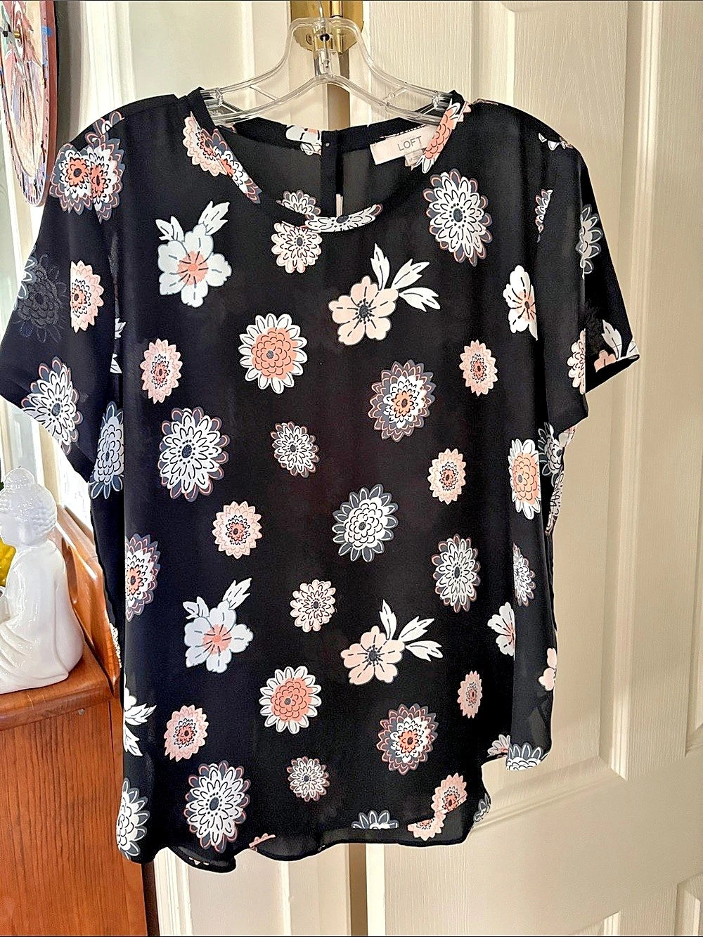 LOFT Floral Short Sleeve Blouse Black & Pink Large Like New